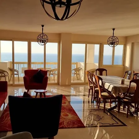 Midpoint Sea View - Families Only Apartment Alexandria Room photo