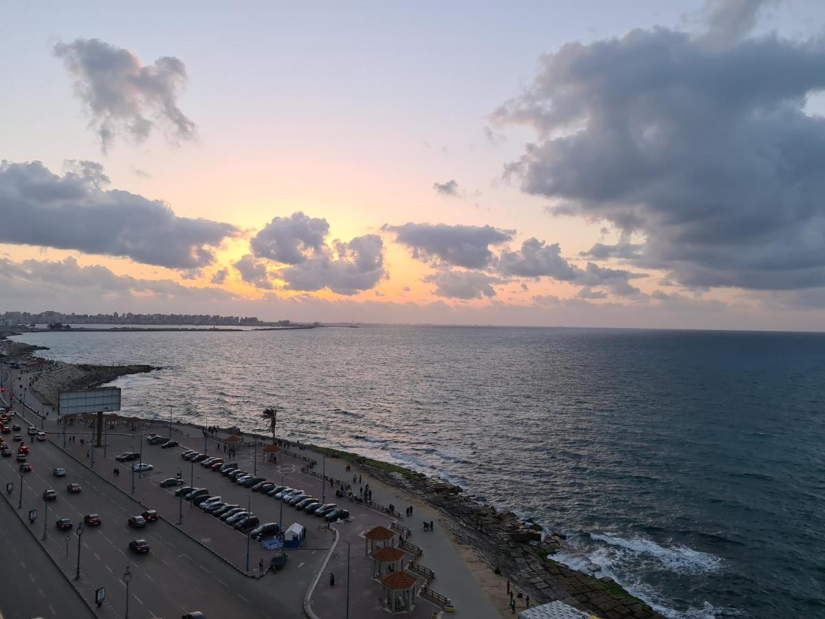 Midpoint Sea View - Families Only Alexandria