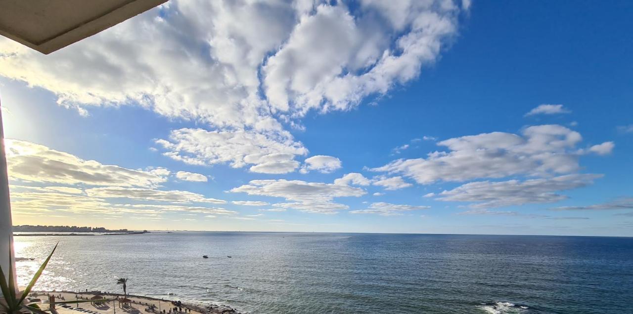 Midpoint Sea View - Families Only *