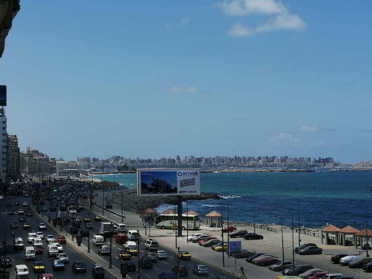 Apartment Midpoint Sea View - Families Only Alexandria