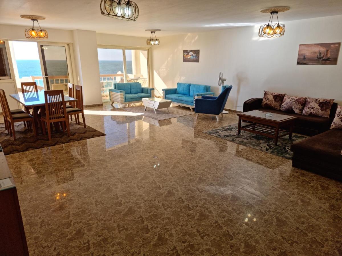 Midpoint Sea View - Families Only Apartment *