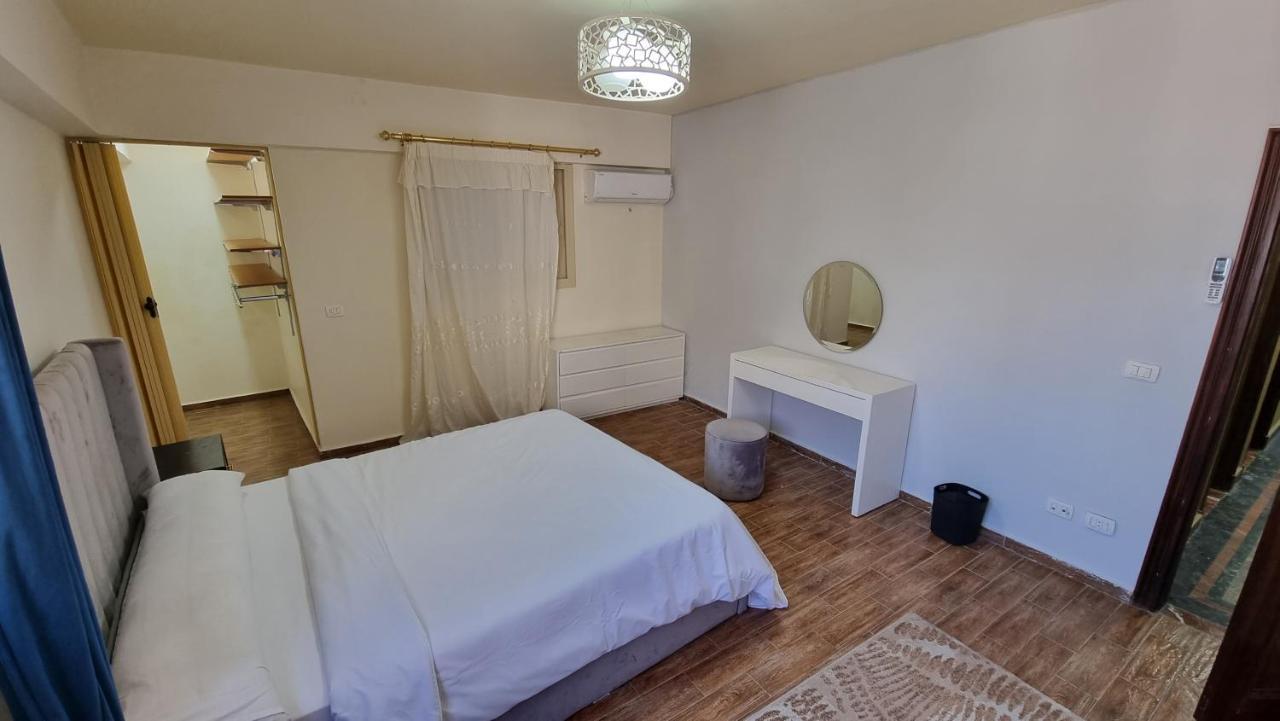Apartment Midpoint Sea View - Families Only Alexandria