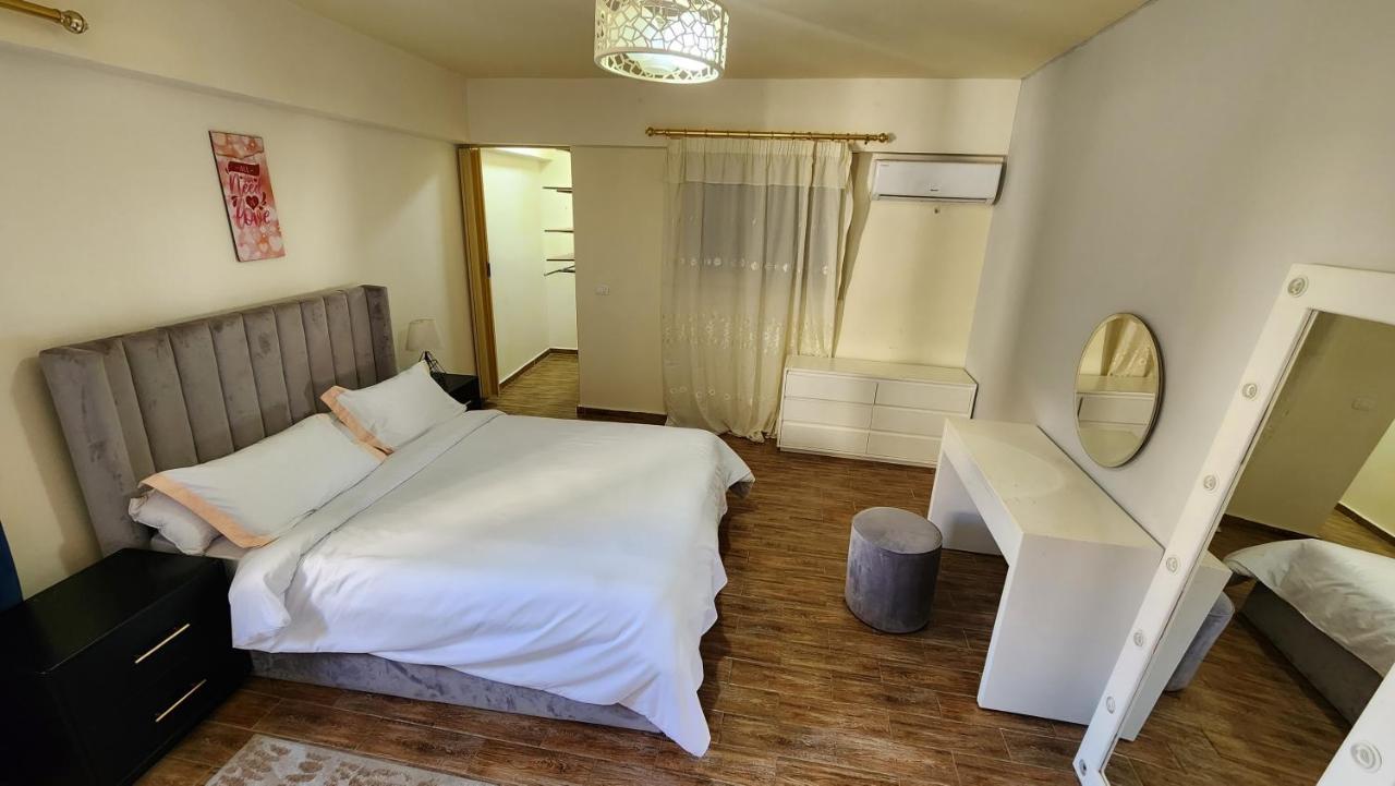 Apartment Midpoint Sea View - Families Only