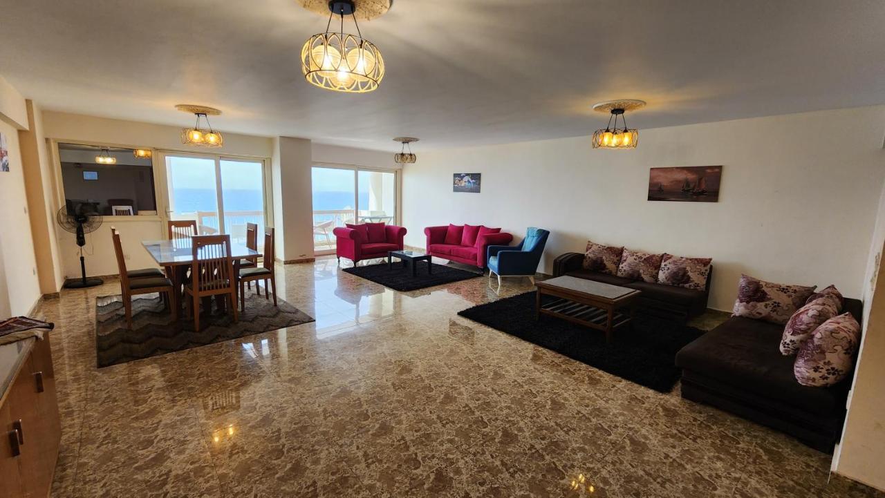 Midpoint Sea View - Families Only Alexandria