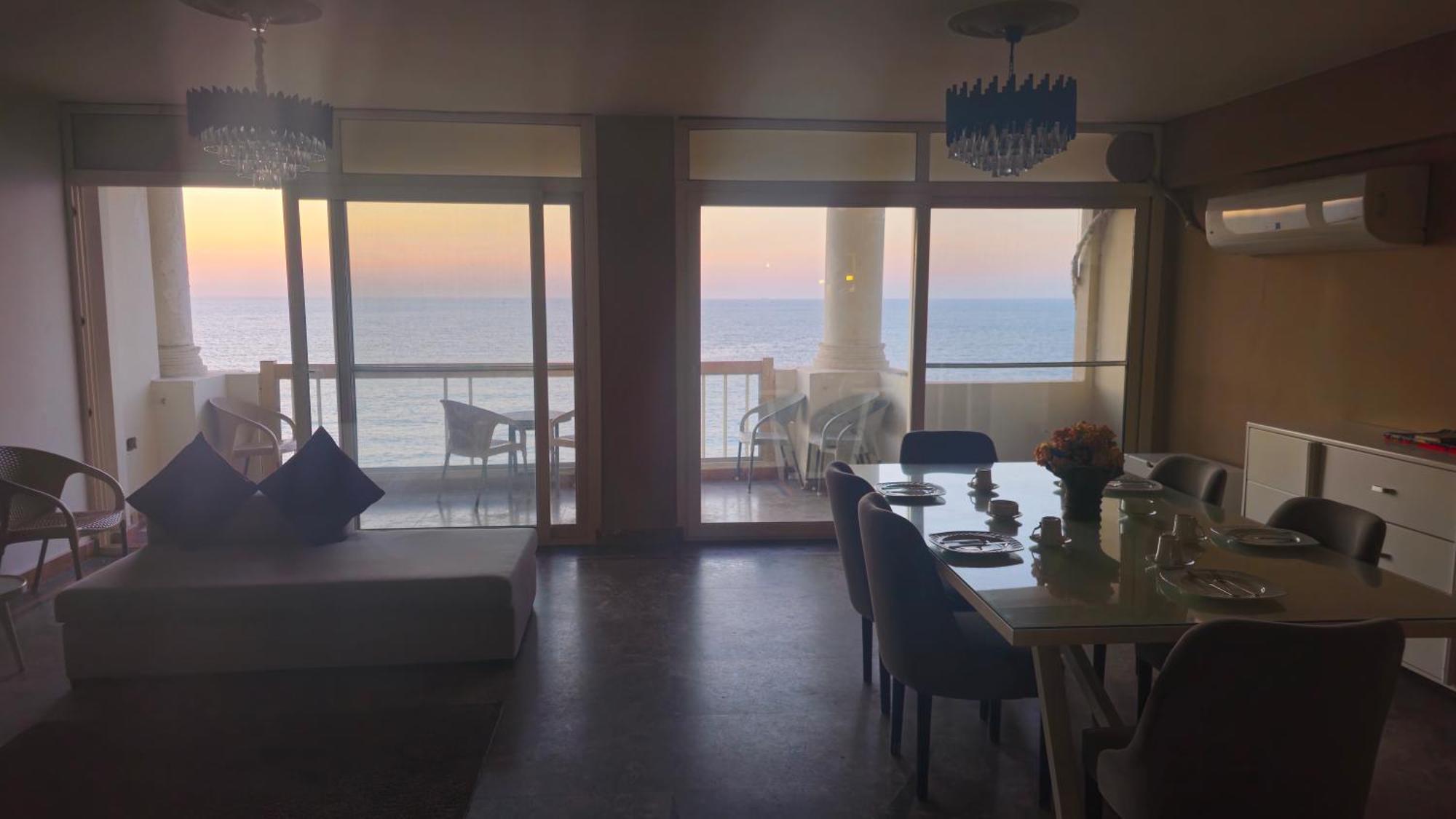 Apartment Midpoint Sea View - Families Only Alexandria
