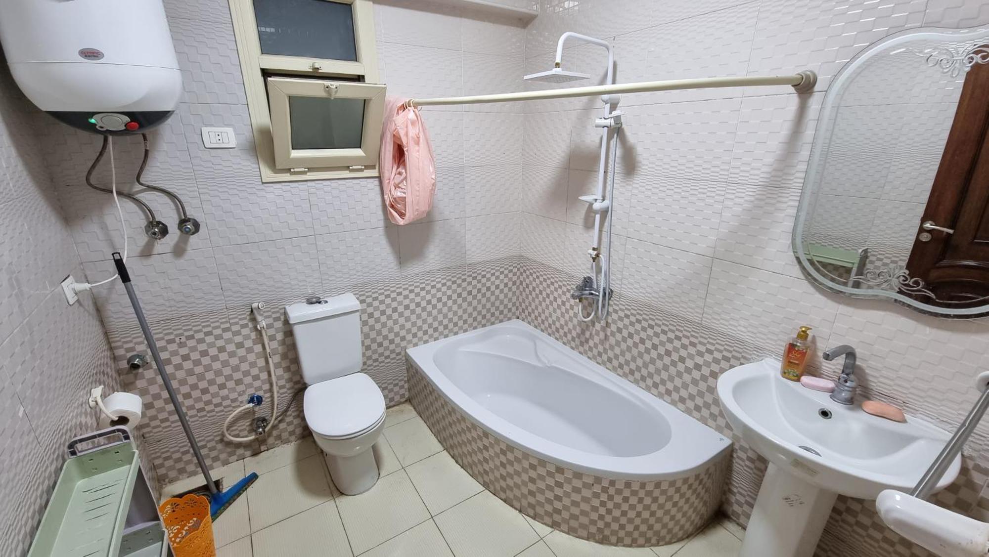 Midpoint Sea View - Families Only Apartment *