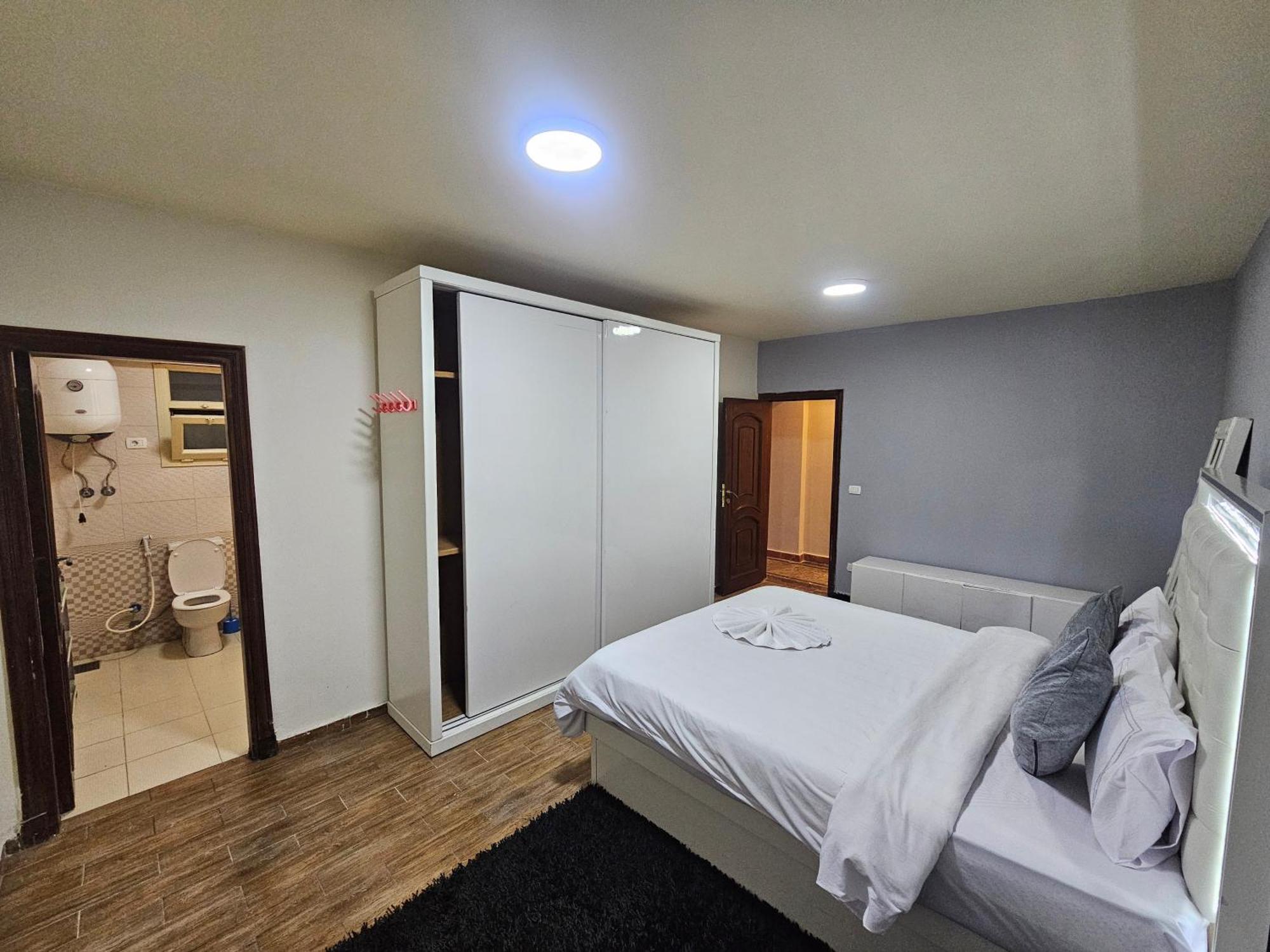 Midpoint Sea View - Families Only Apartment